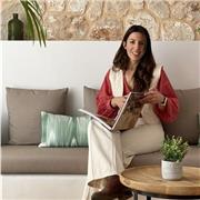 Profesora de diseño de interiores, con más de 8 años dando clases de interiorismo y con su propio estudio de diseño.